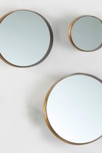 3x Espelhos em metal preto e dourado.
Set of 3 mirrors outside black metal inside gold.
30x8/25x8/15x8cm
PVP 140€